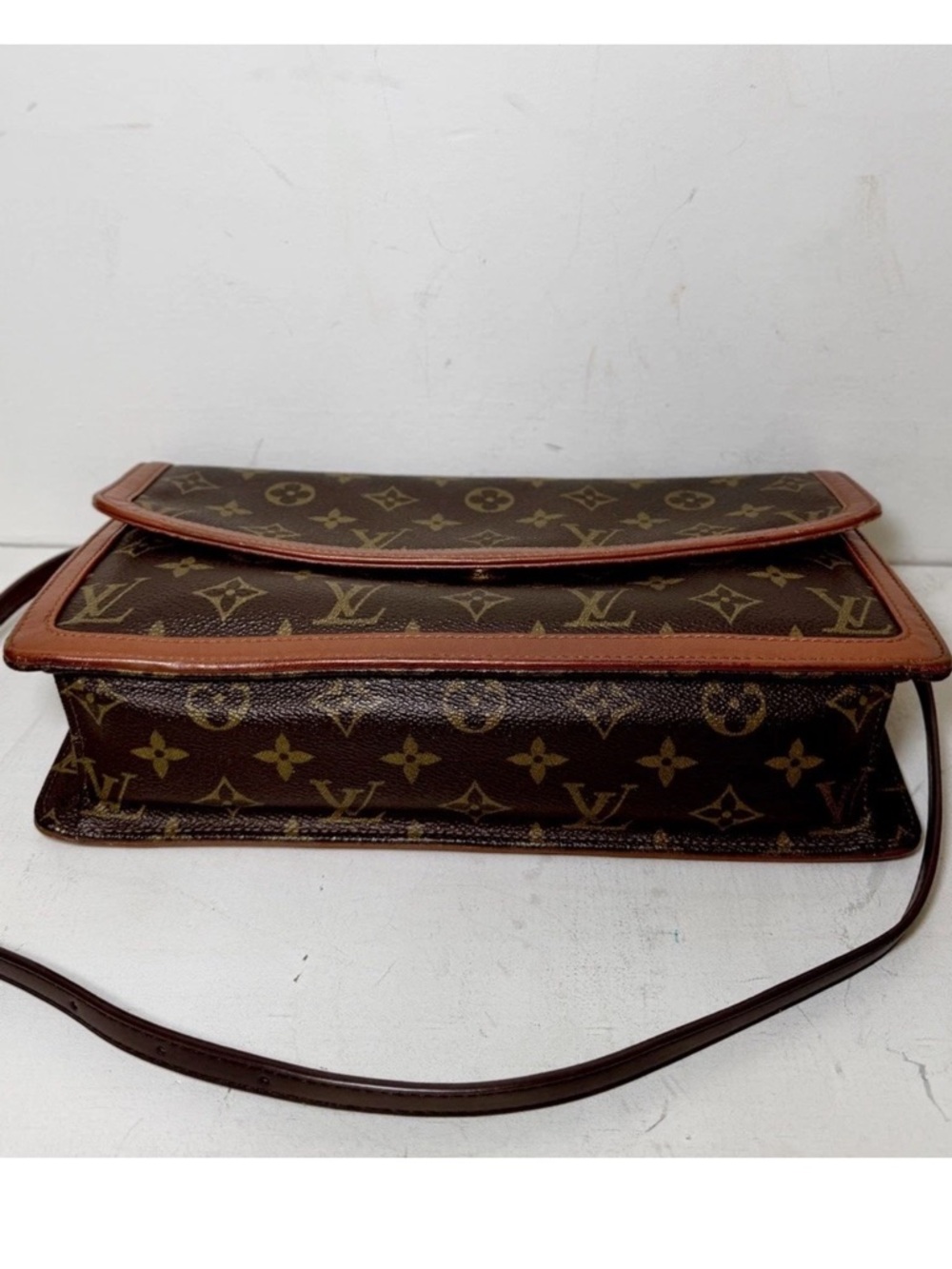 LOUIS VUITTON Monogram Dame Crossbody - Picture 10 of 13